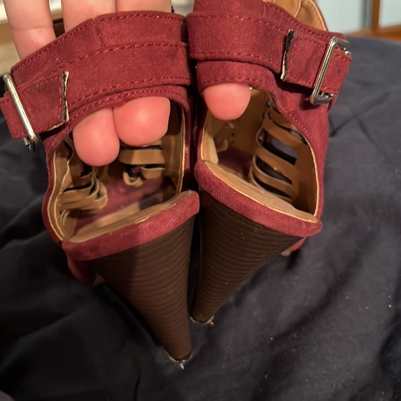 Side zip open toed heels - Picture 3 of 4